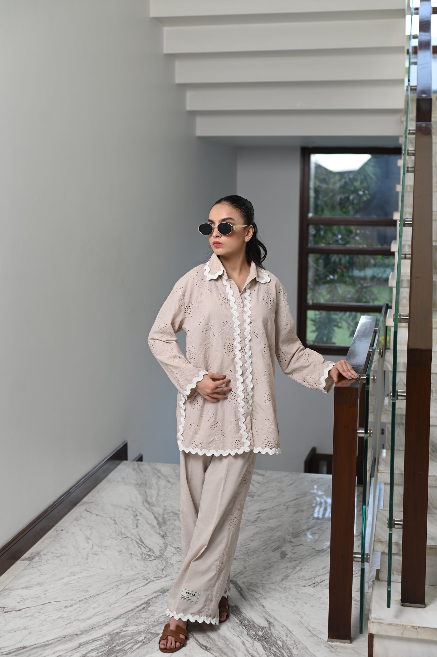 Beige Scallop Set